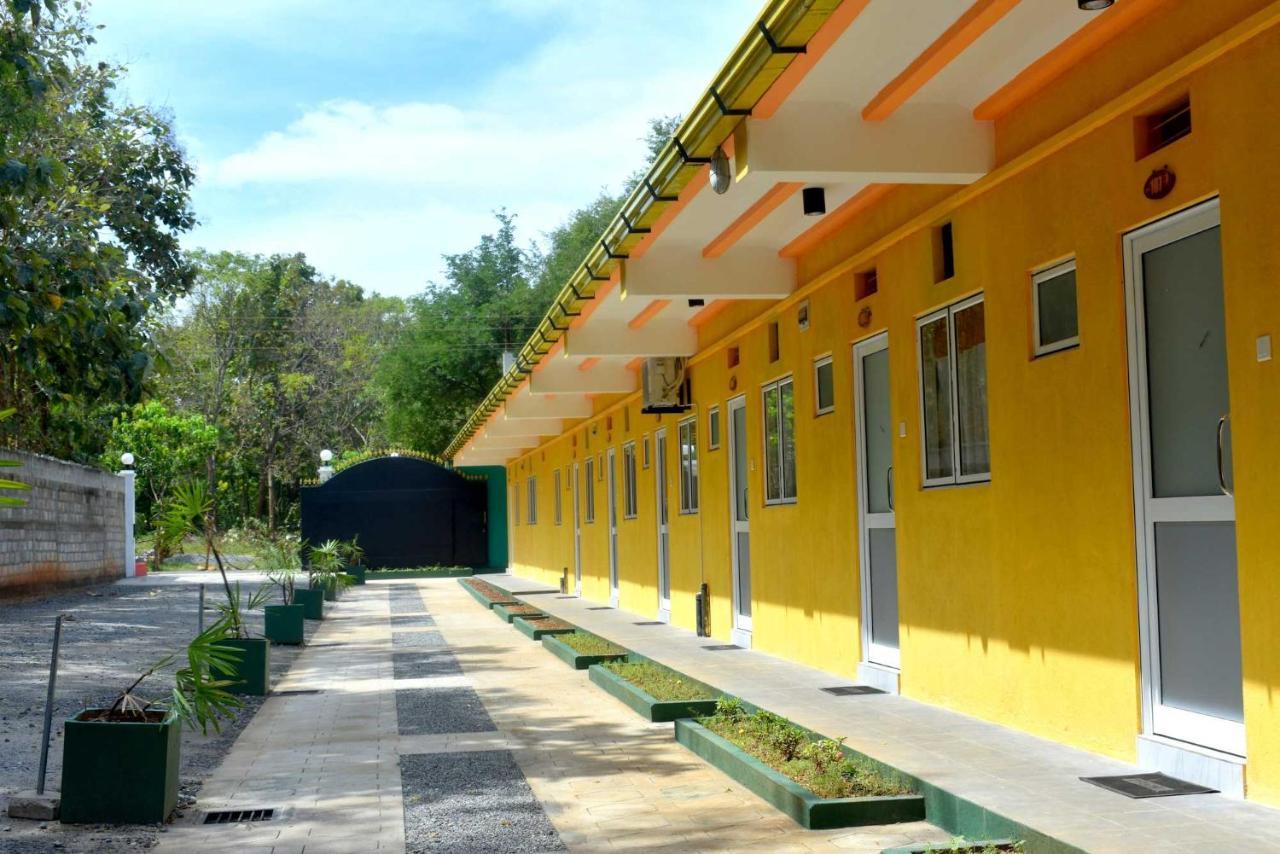 Sri Mayura Holiday Resort Kataragama Buitenkant foto