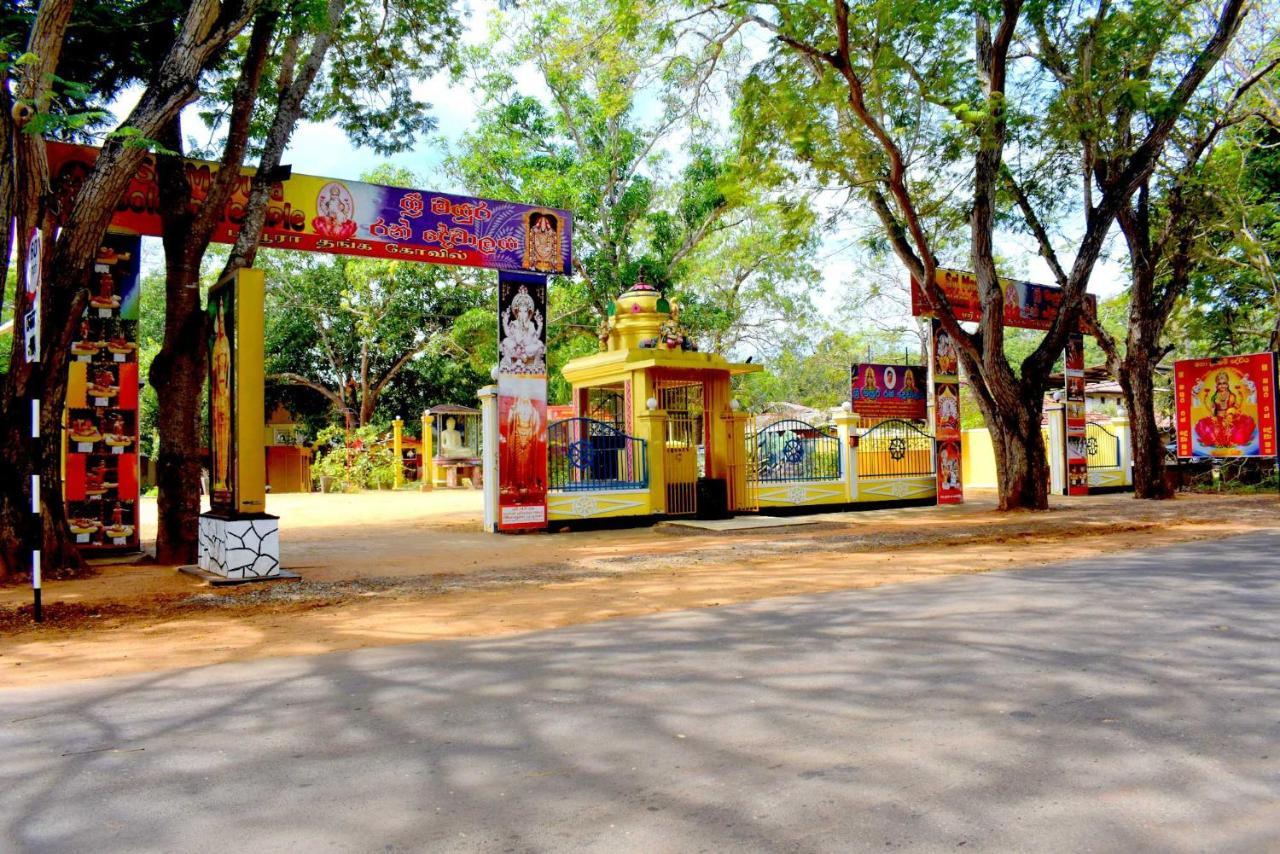 Sri Mayura Holiday Resort Kataragama Buitenkant foto