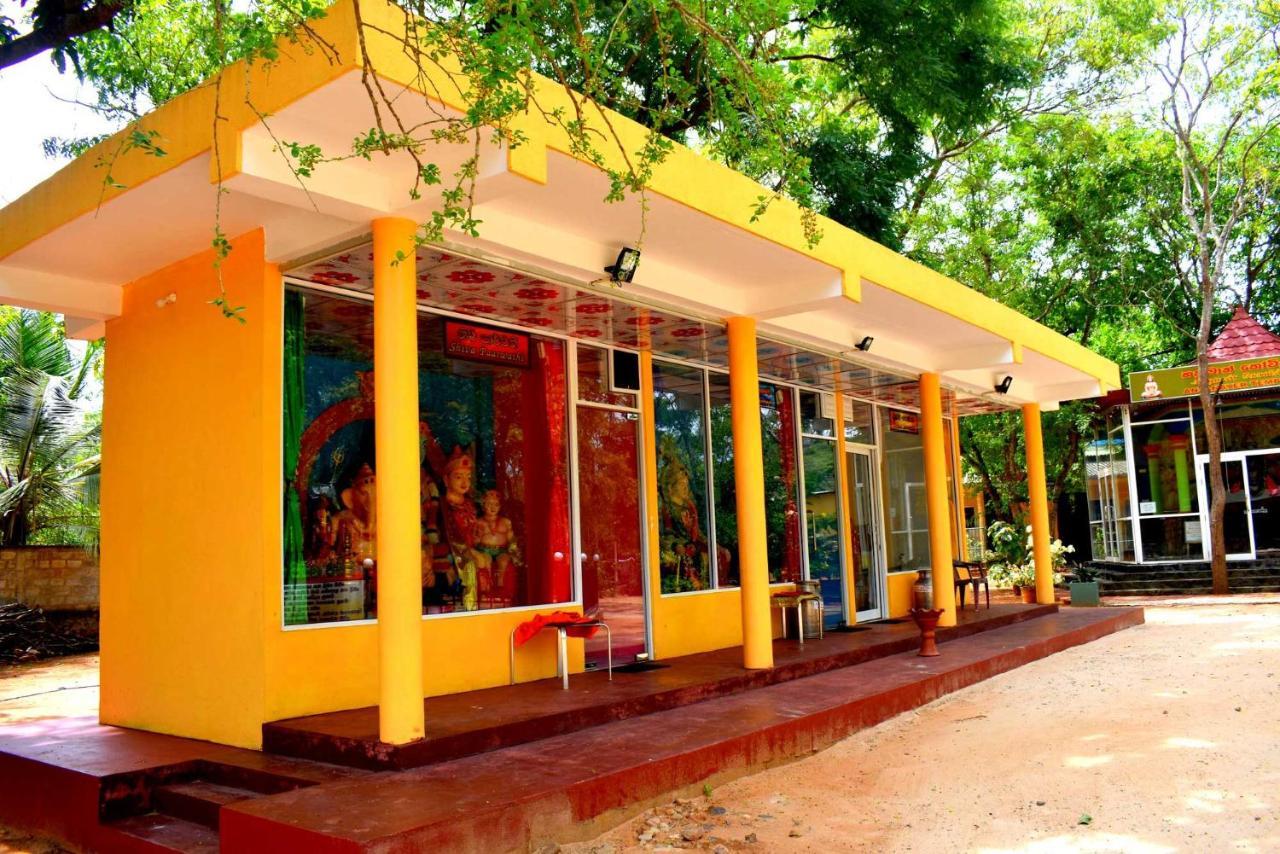 Sri Mayura Holiday Resort Kataragama Buitenkant foto