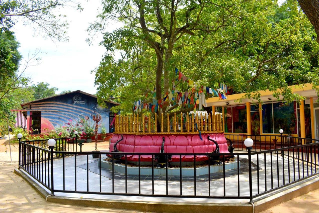 Sri Mayura Holiday Resort Kataragama Buitenkant foto